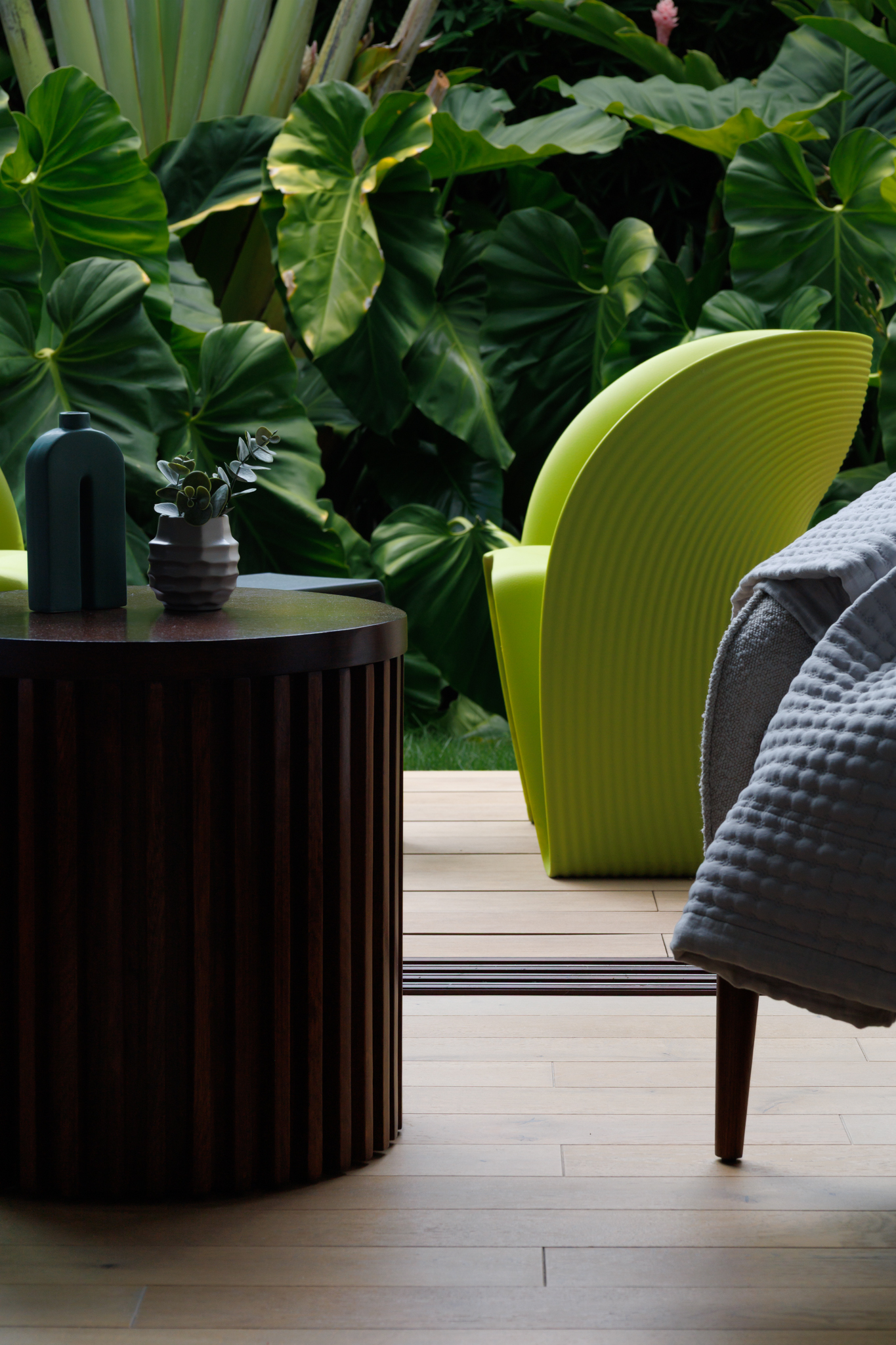 Deck y mobiliario exterior